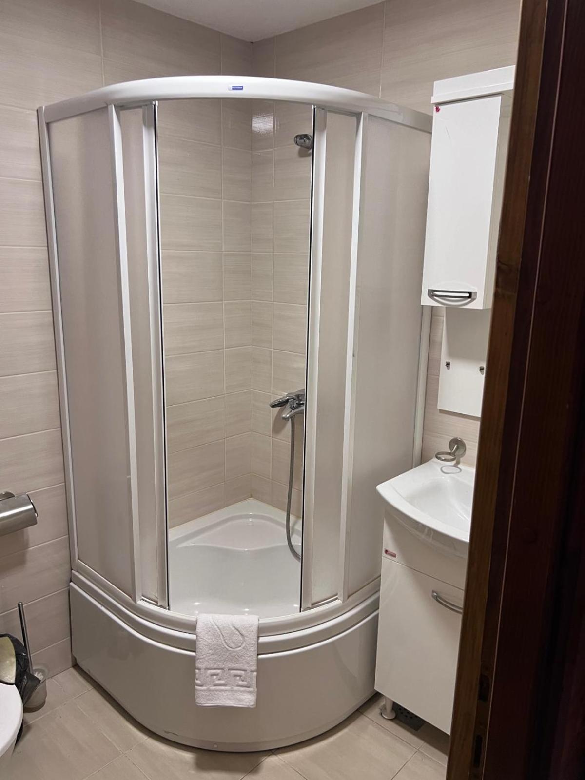 פלאב Camp Hotel Lake Views מראה חיצוני תמונה