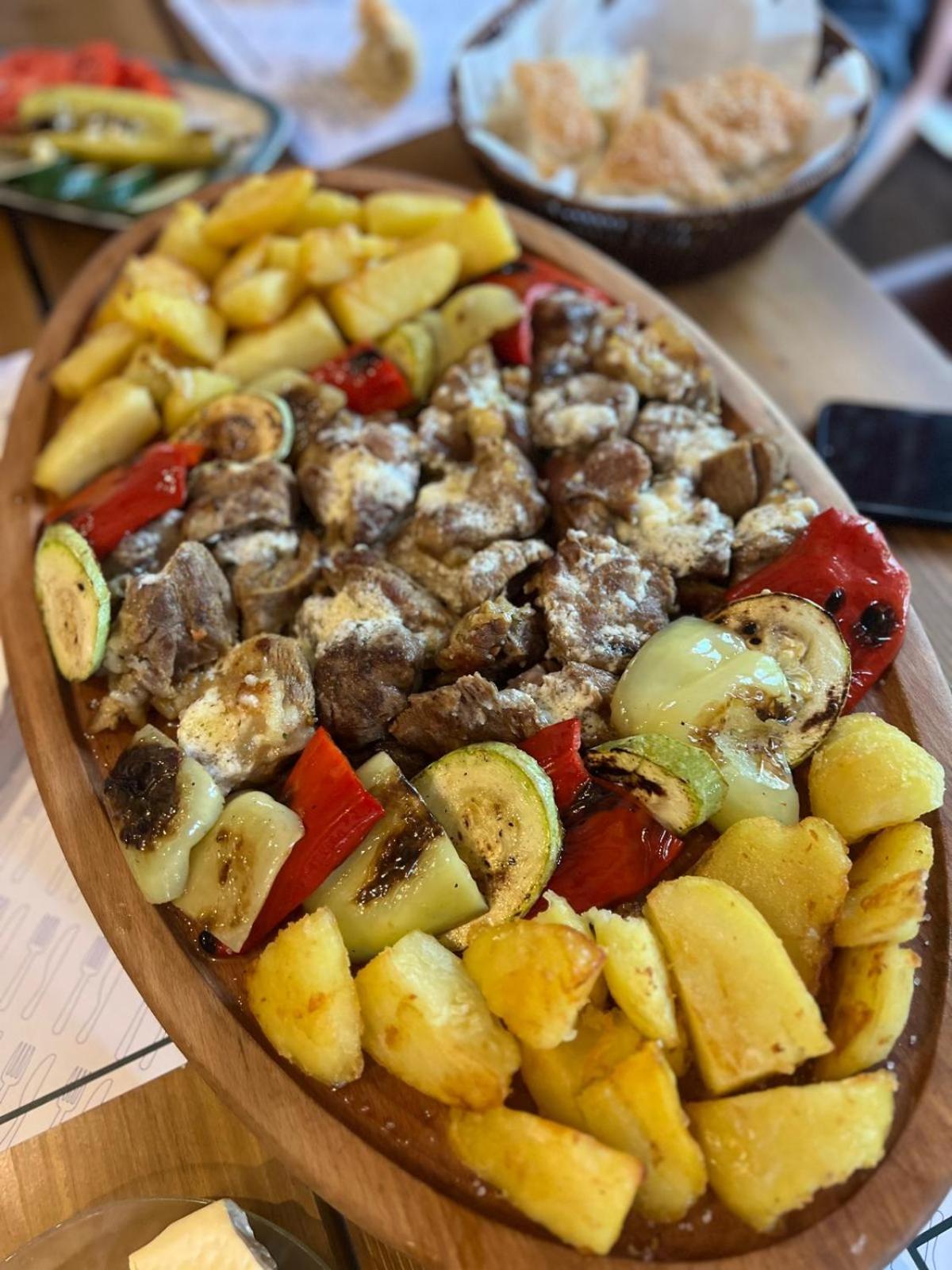 פלאב Camp Hotel Lake Views מראה חיצוני תמונה